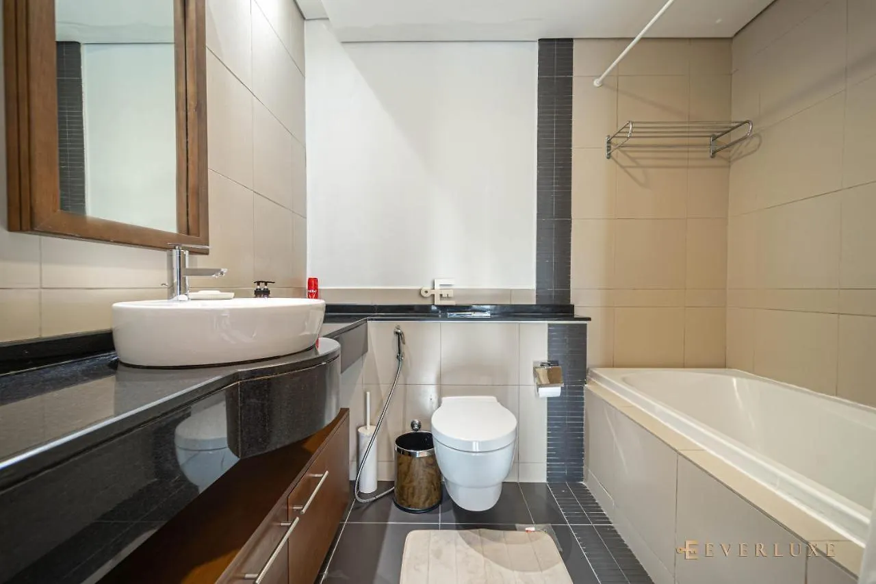 Everluxe Lovely Studio Apt In Business Bay Dubai Appartamento