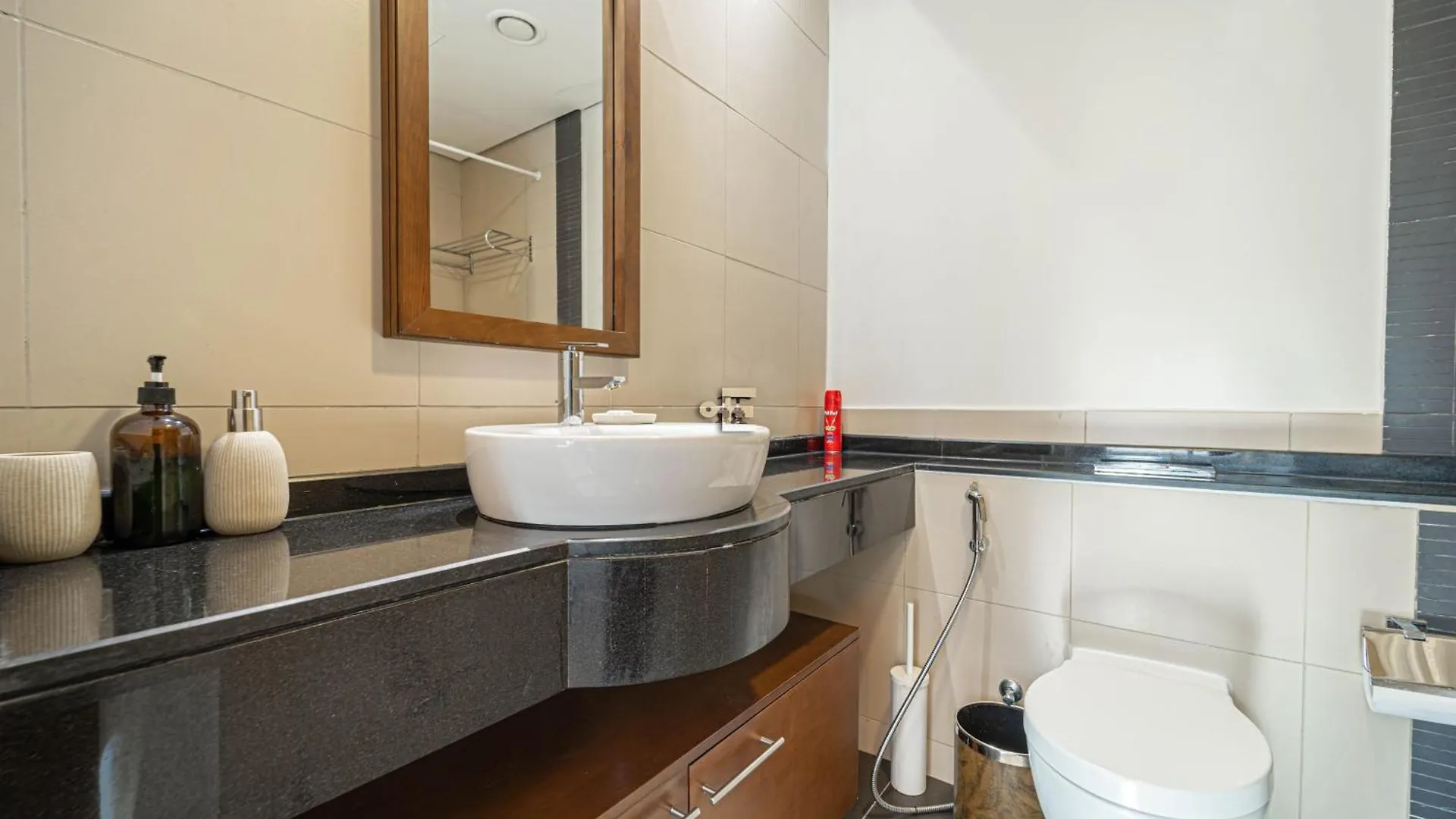 Everluxe Lovely Studio Apt In Business Bay Dubai